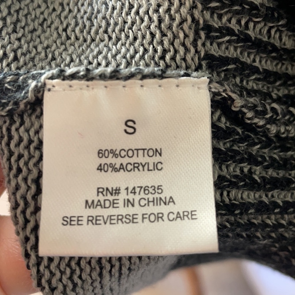 Romeo & Juliet Couture Black and Gray Fringe Sweater Dress - Size Small - Picture 11 of 12